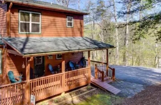 GA Mountain Cabin: 3 BR/3 BA, Fire Pit & Game Room