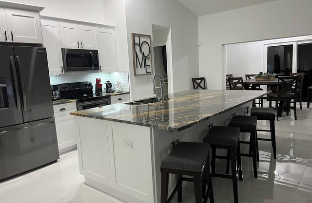 North Naples getaway w/Heated Pool. Pet friendly!