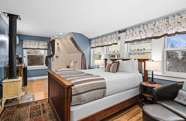 North Shore Suite Jacuzzi & Sauna