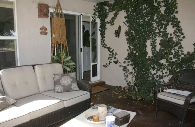 North Valley Suite 1: Bedroom, Office, Private Bathroom, Gym, Trails