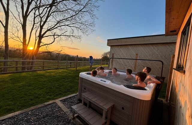 Résidence-Supérieure-Salle de bain privée séparée-Vue sur la campagne-Inc Hot...