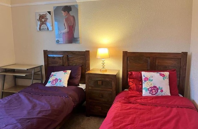 North Wales Holiday Accomodation with Free parking & WiFi