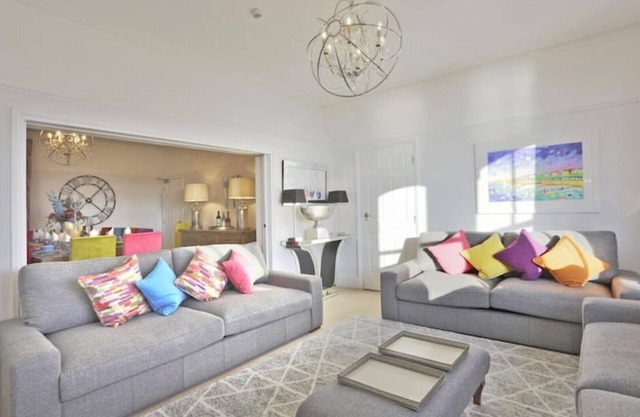 Northcliffe, Premier Position Southwold Seafront, Five Star Mansion, Sleeps 14