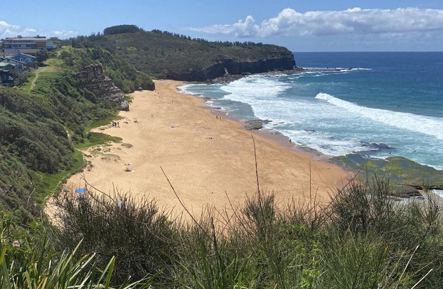 Northern Beach Entire Flat Available, walk to beach & lake