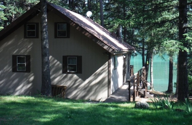 Escapade au bord du lac du nord-ouest du Montana sur le lac Ashley