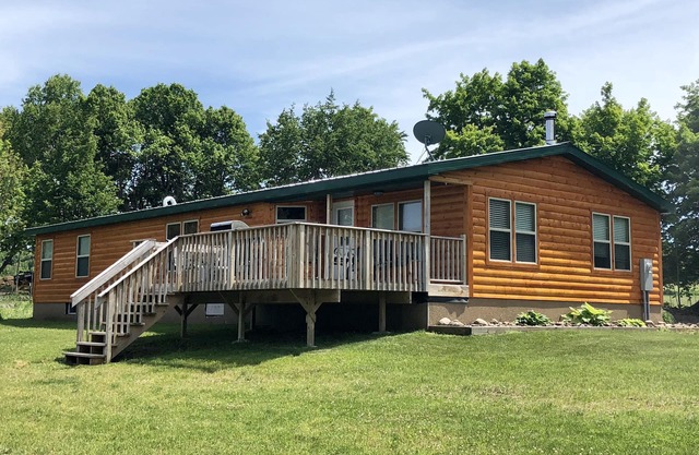 Northwinds Adventures - Maison récemment rénovée sur un lac privé à 5 miles des sentiers