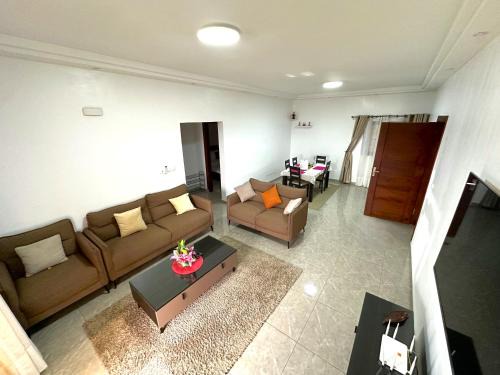 Nos 3 appartements meublés - Jusqu'à 10 personnes, Residence Nehemie Feh-Kesse Bingerville
