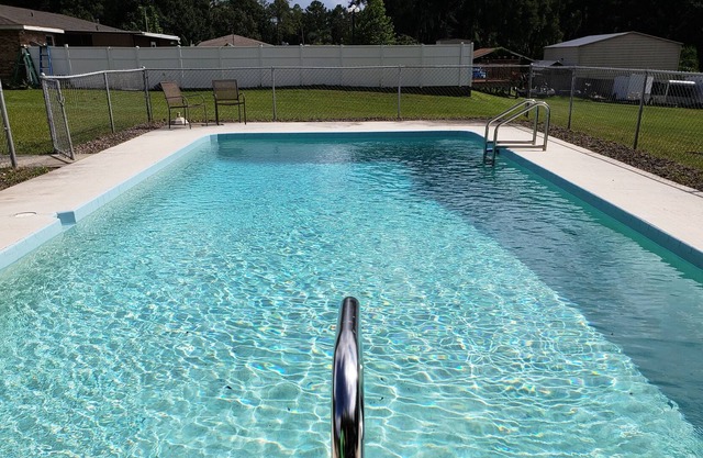 SPACIEUSE MAISON AVEC PISCINE. ACE LOCATION PRÈS DU CENTRE VILLE CENTRAL FLORIDA. OUVERT DE COUR!❤