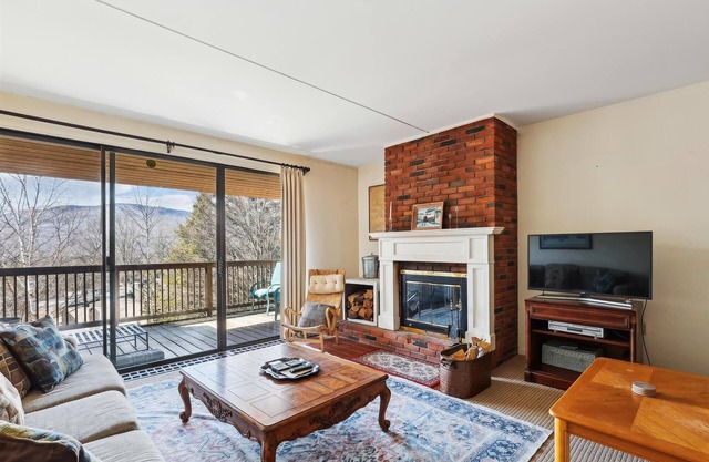 Notchbrook 13AB: 2 br, wood fireplace, seasonal pool, community amenities!
