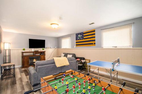 Notre Dame Get Away 4-Bdm 2-mile from Campus BBQ