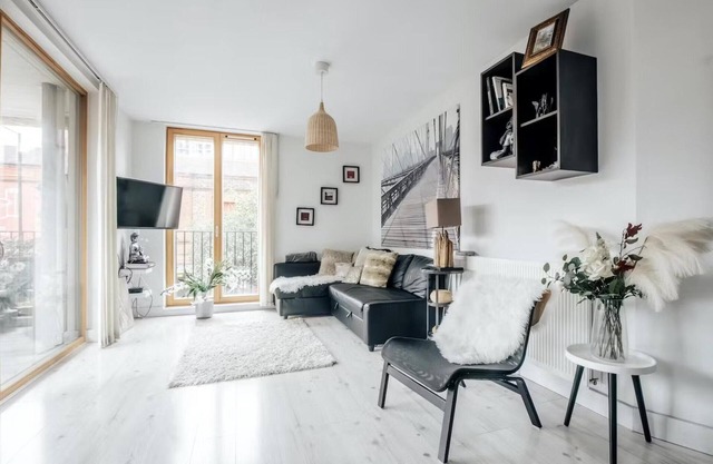 Stunning 2-bed Apt & Balcony in Notting Hill