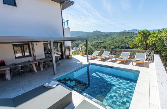 NOUVEAU! Maison de standing avec piscine et climatisation à 3 min des plages