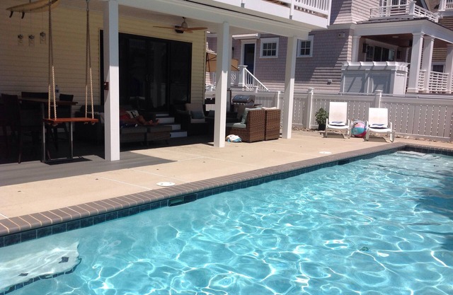 Parfait Beach Block Home avec piscine incroyable et zone de divertissement en plein air