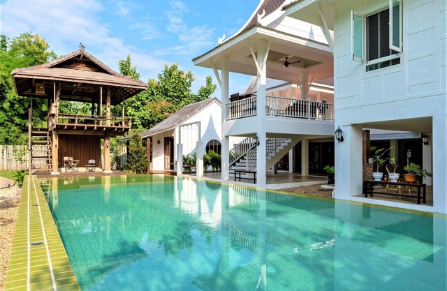 Phi Private Villa: Luxury Thai with Riverview with Private Pool