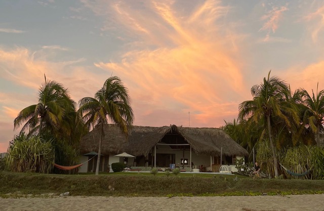 Paradis de la plage; villa de luxe - taux abordable. Évasion parfaite et relaxante!