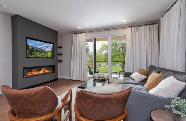 Maison de ville haut de gamme à trois niveaux avec 3 chambres et 3 salles de bain!