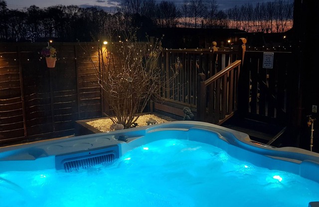 York Holiday Lodge - Private Hot Tub & Kids Play Area - Free bubbly