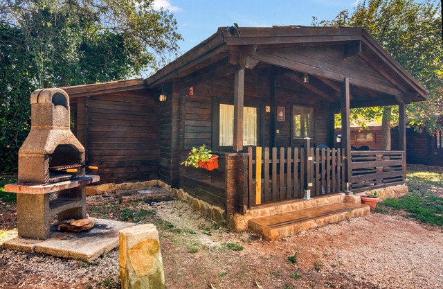 Null 'Entre Viejos Olivos 3' avec vue sur la montagne, piscine partagée et climatisation