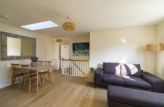 Number 27, Swanpool