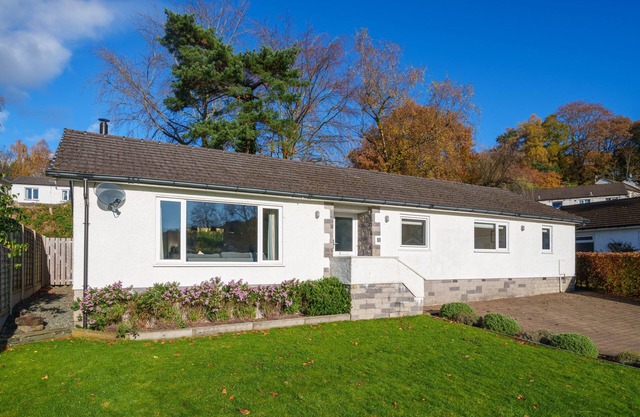 Number 5 - 4-Bed Bungalow with Parking & Garden
