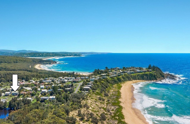 Number 8 @ The Point - 200 metres to the beach
