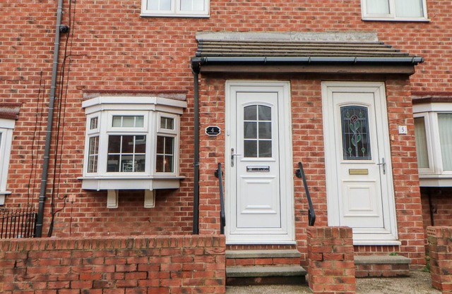 NUMBER FOUR, pet friendly, character holiday cottage in South Shields