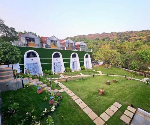 NYAST VALLEY RESORT, ARPORA