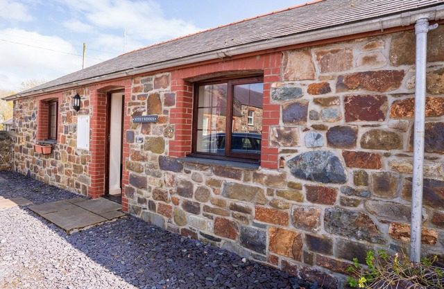 Nyth Y Wennol, ABERSOCH