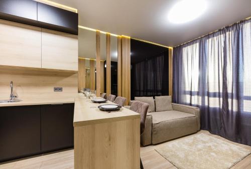 Nyvky Like Home - Файна Таун з сезонним басейном - Кв 53