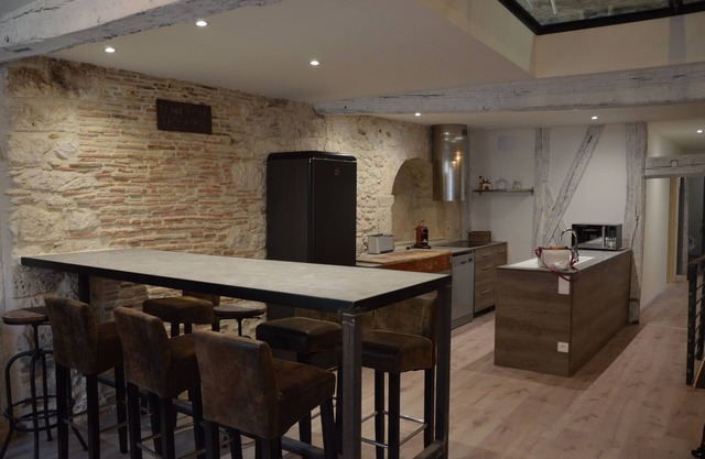 Ô Coeur d'Issigeac, loft spacieux du XVème siècle.