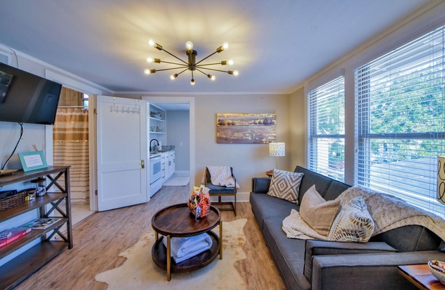 Oak - Apt.1 - Book for 30 days or longer!