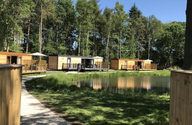 Oak Boutique Lodge includes hot tub air con & dog