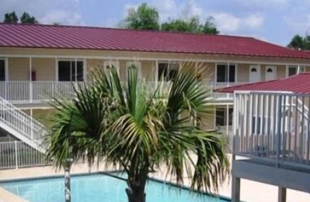 Oak Shores 133: 2 BR, 2 BA Condominium in Biloxi, Sleeps 4
