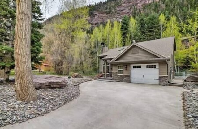 Oak Street Retreat 3br/2ba - Ground Level Bedroom