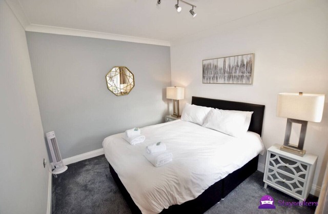 Oak Tree Boutique 2 bed Apartment - Stayseekers