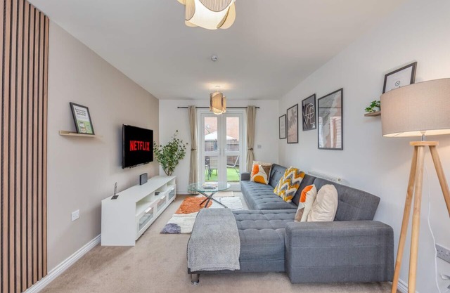 🌟Oakbridge House with Parking, Garden & Smart TV🌟