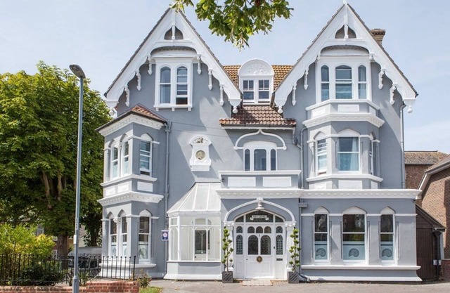Oaklands Guest House