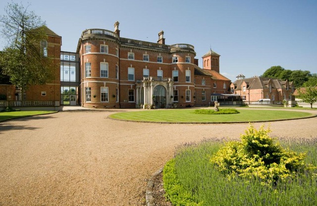 Oakley Hall Hotel