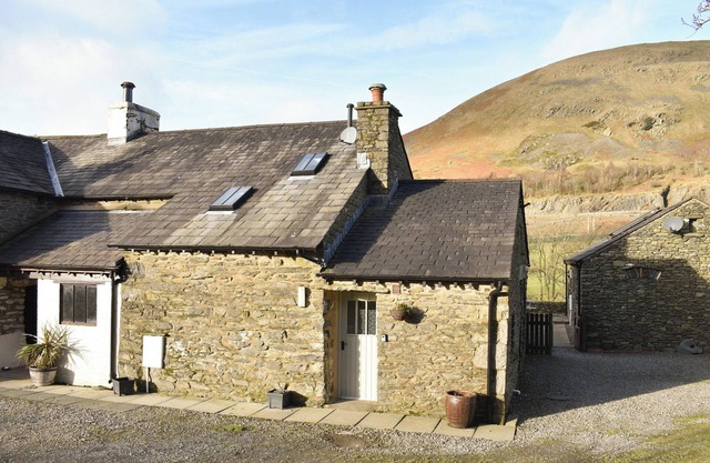 Oaktree Cottage-UK42227