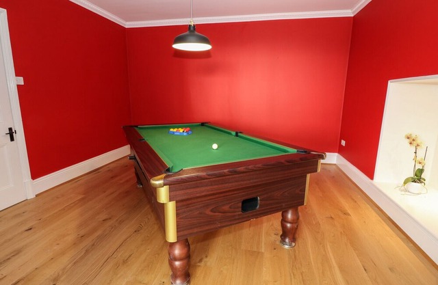 Oakwood House, RHAYADER