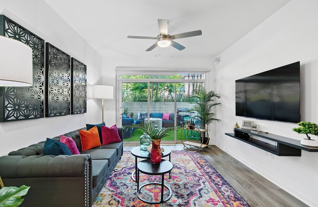 Oasis 2BD/2BA near WeHo w/ Parking, W/D, & Fitness