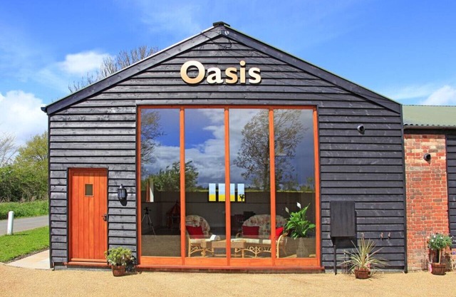 Oasis Barn - Six Chambres Maison, Couchages 12
