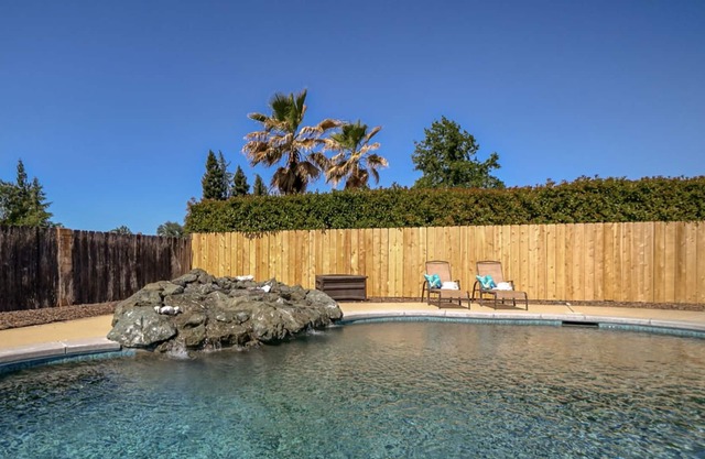 * Paradise Poolside Près de Bethel * 10 personnes