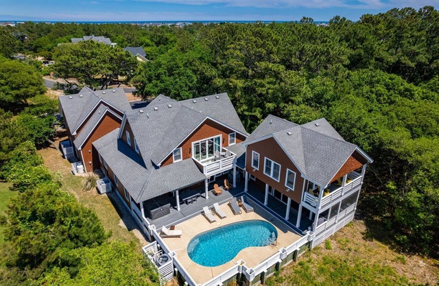 OBX Rays: Stunning Soundfront Home, Private Heated Pool, Hot Tub, Community Amenities