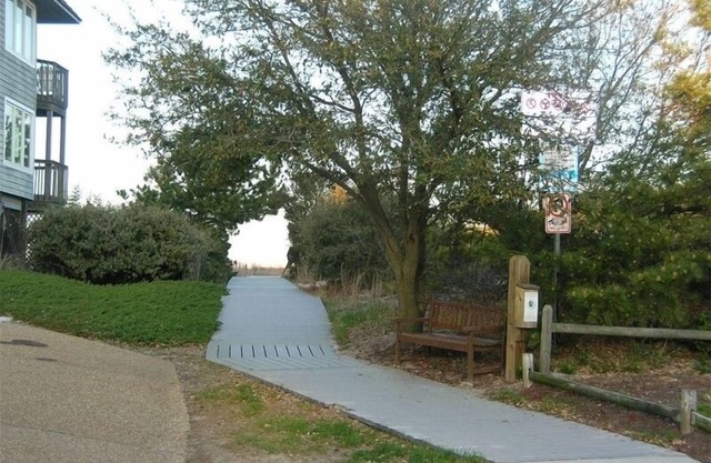 Passerelle d'accès à l'océan à 50 pieds de votre porte d'entrée