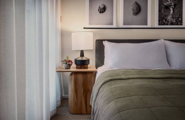 Ocean Air, Island Flair: 3 Rooms, Stylish Kona Basecamp for Sun & Adventure