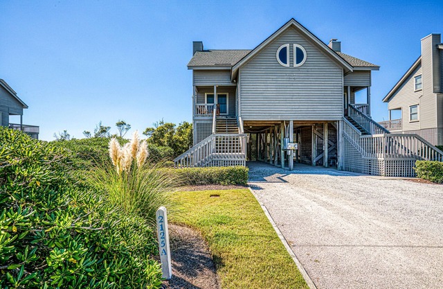 Ocean and waterway-view duplex - pool, beach access, washer/dryer, central AC