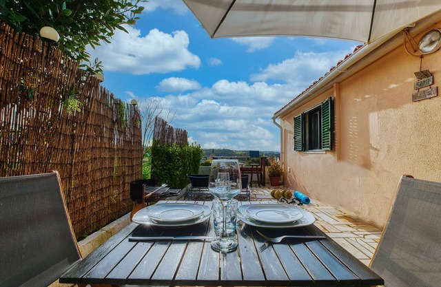 Charmante maison de ville indépendante avec toutes commodités, y compris barbecue et jardin
