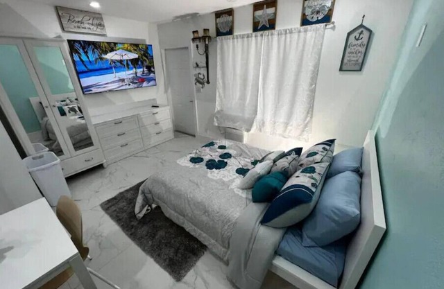 Ocean Breeze * 5 min to Beach *