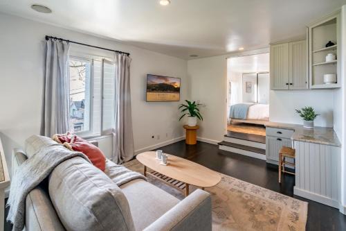 Ocean Breeze Bungalow by Paradise Retreats